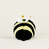 Peluche bouillotte juniors abeille jaune rayée noire, avec ailes blanches et antennes, de dos