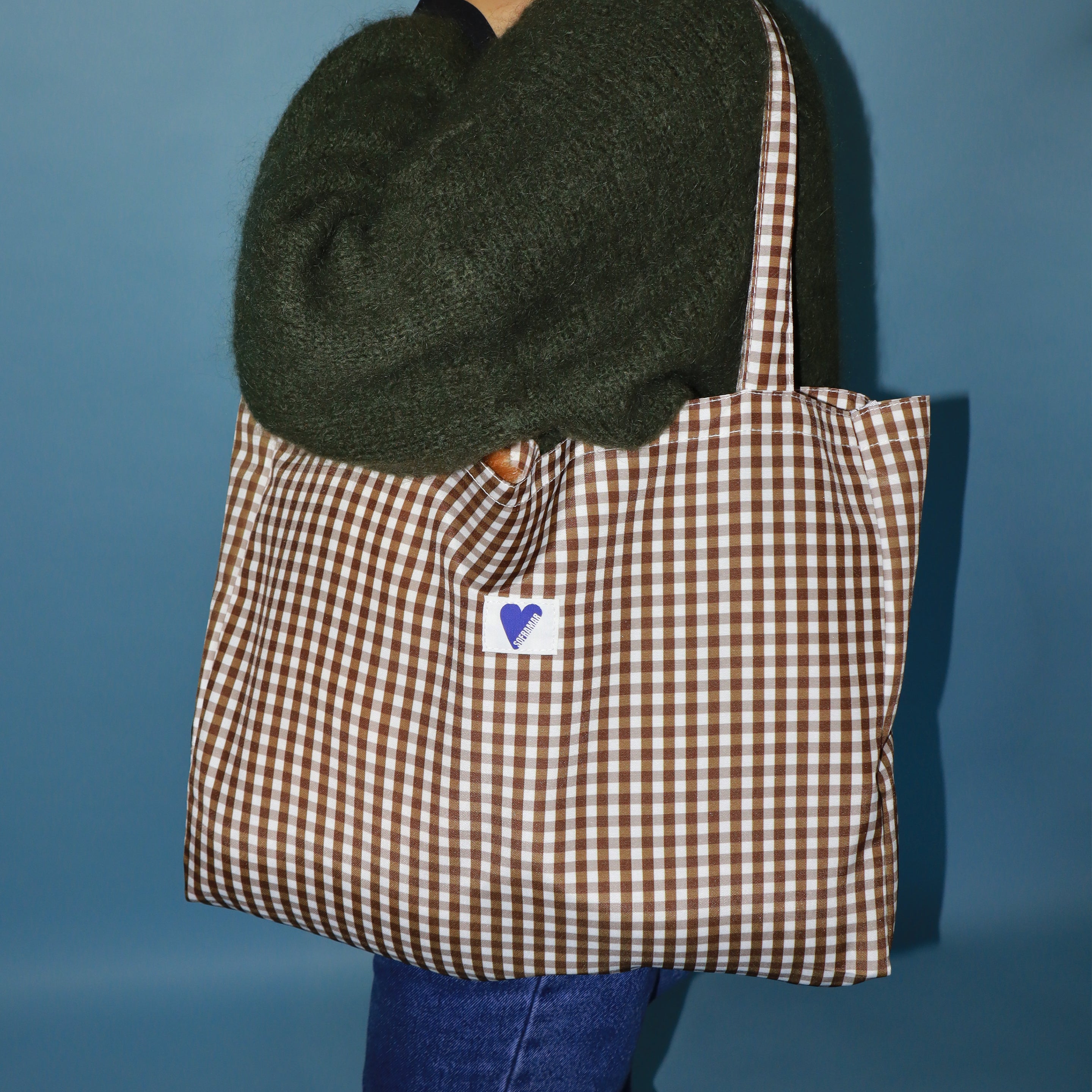 Totebag Soframar Vichy porté à l’épaule