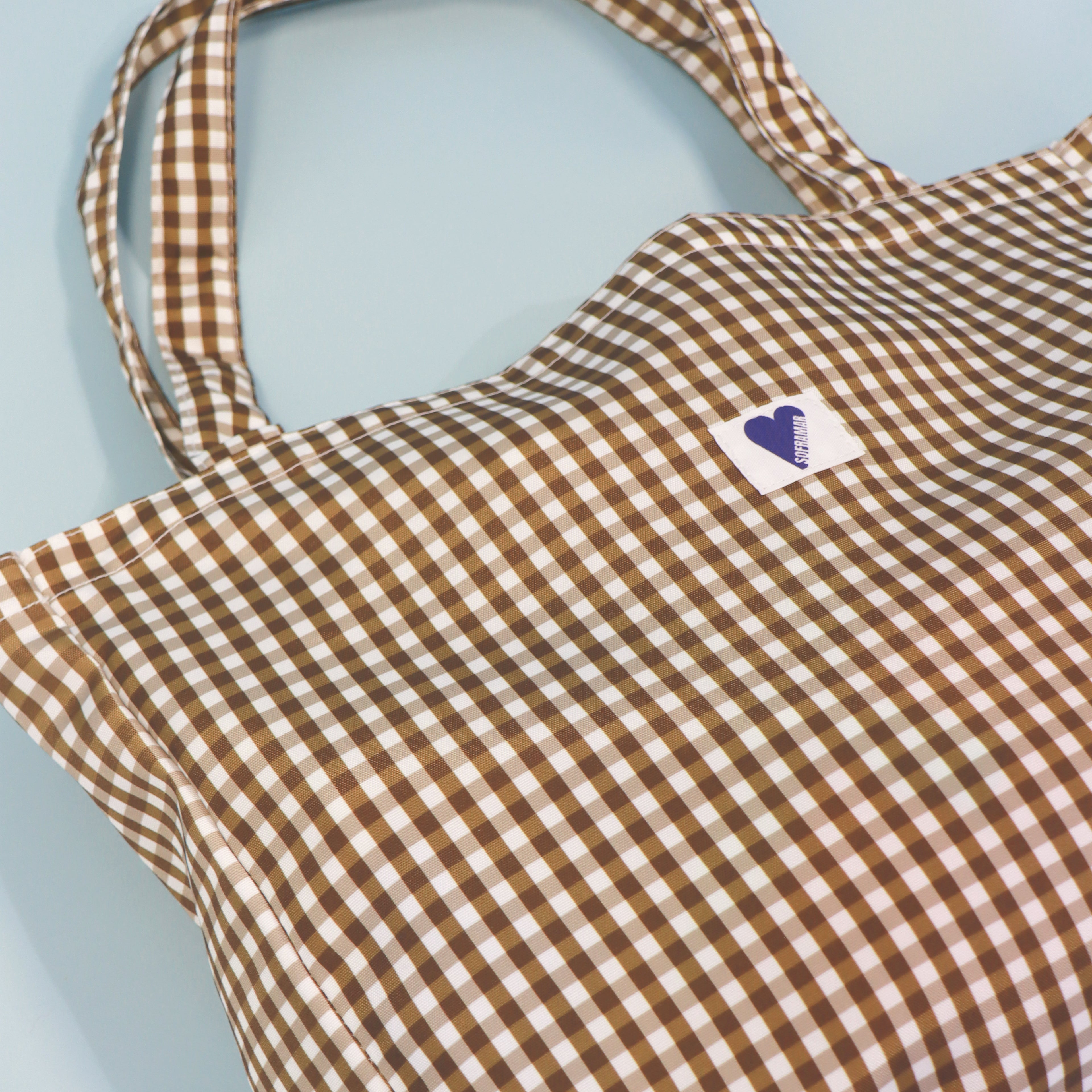 Totebag Soframar Vichy – sac cabas en tissu vichy vu en contre-plongée